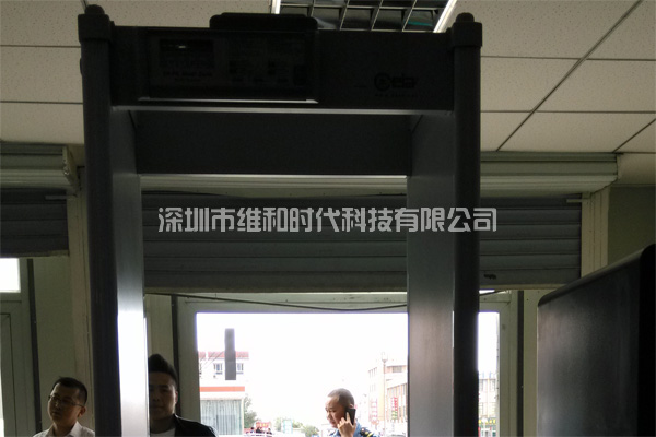 新疆烏魯木齊鐵路局8家火車站采用維和時代供應(yīng)HI-PE進口安檢門[圖文]