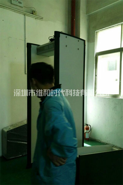 深圳大型手機(jī)制造廠采購維和時代代理的Rapiscan METOR6S進(jìn)口金屬探測安檢門[圖文]