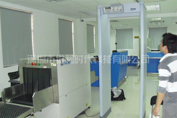 上海信息管理學(xué)校航空班采購1臺(tái)HI-PE安檢門用于教學(xué)[圖文]