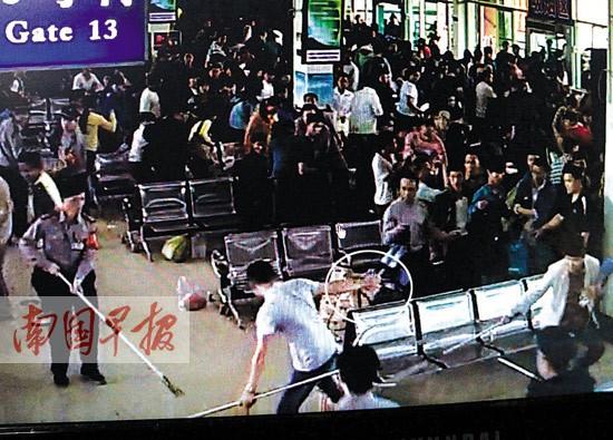 行李安檢機掃描遭遇持刀男  事發江南客運站[圖]