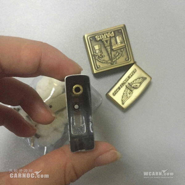 旅客將打火機“肢解”企圖混過安檢門