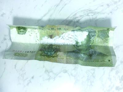 女子鳳凰機場過安檢被查