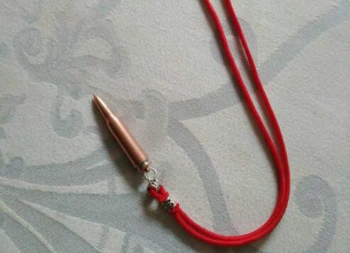 金屬探測(cè)門檢測(cè)報(bào)警 子彈飾品嚴(yán)禁帶上乘機(jī).jpg